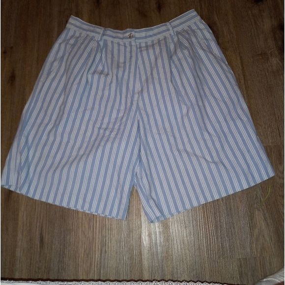 Jantzen Pants - Vintage Jantzen Classics Women's Shorts